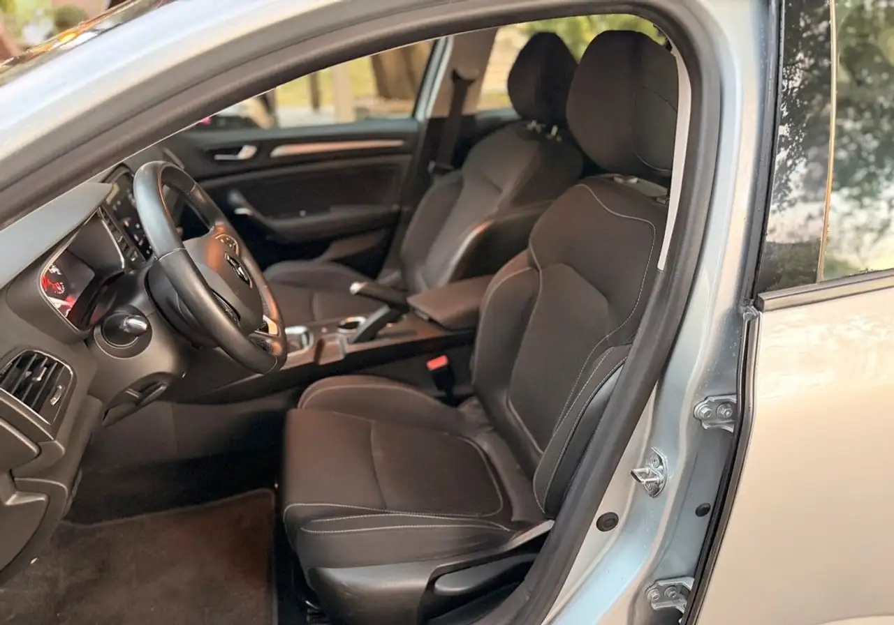 Renault Megane Berline — photo 13