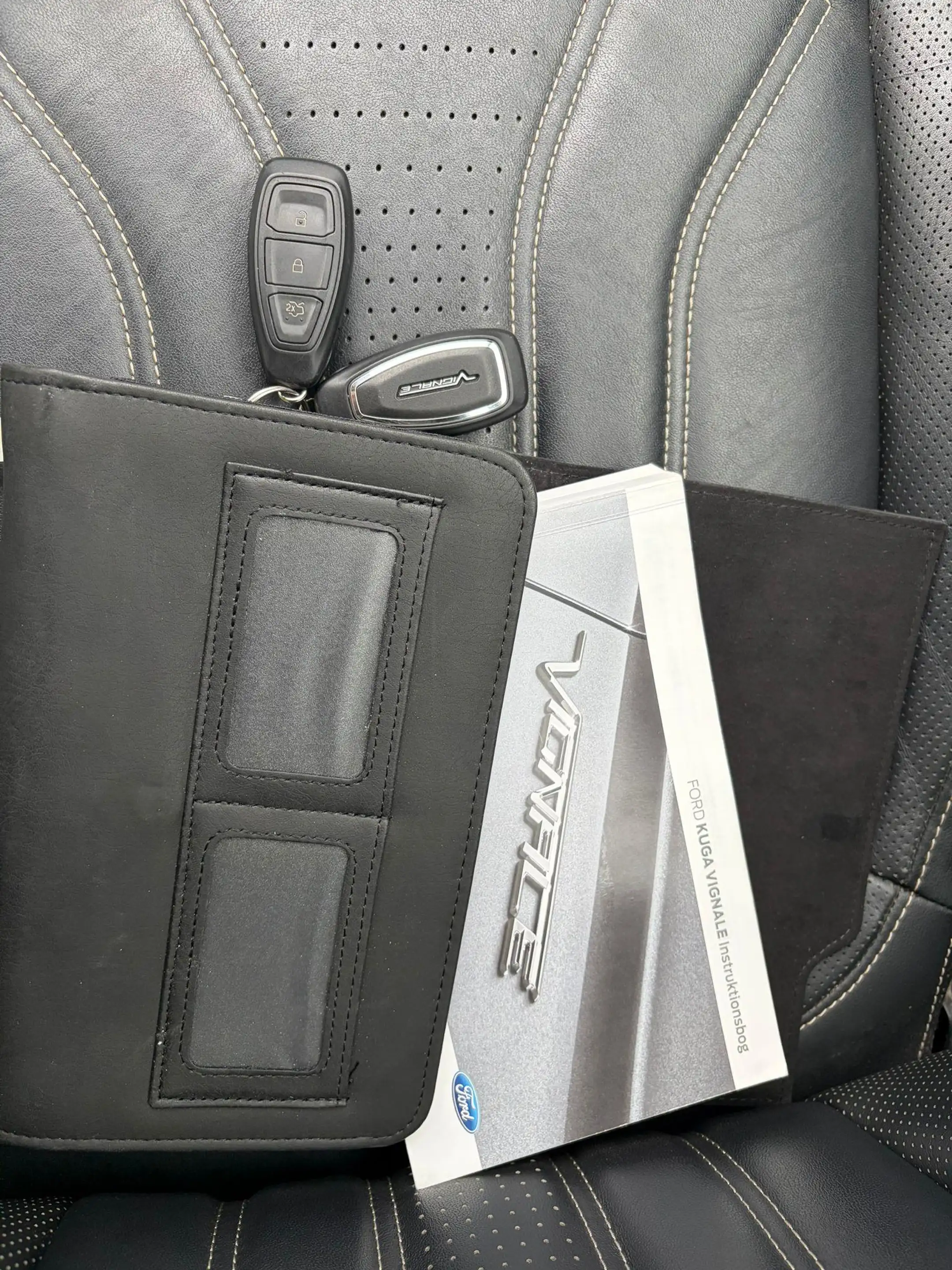 Ford Kuga 2.5 PHEV Vignale PANO - TREKHAAK — photo 14