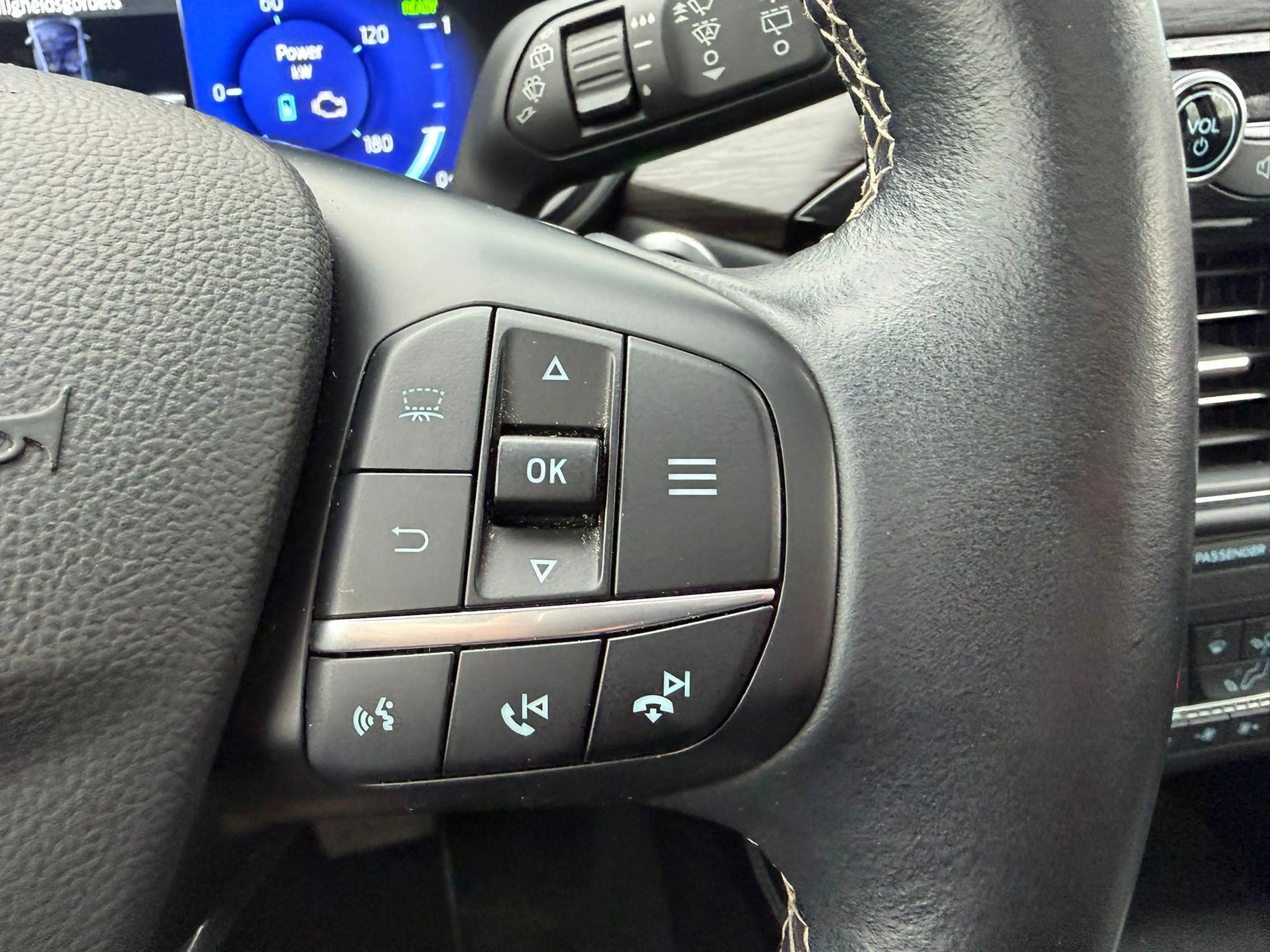 Ford Kuga 2.5 PHEV Vignale PANO - TREKHAAK — photo 19