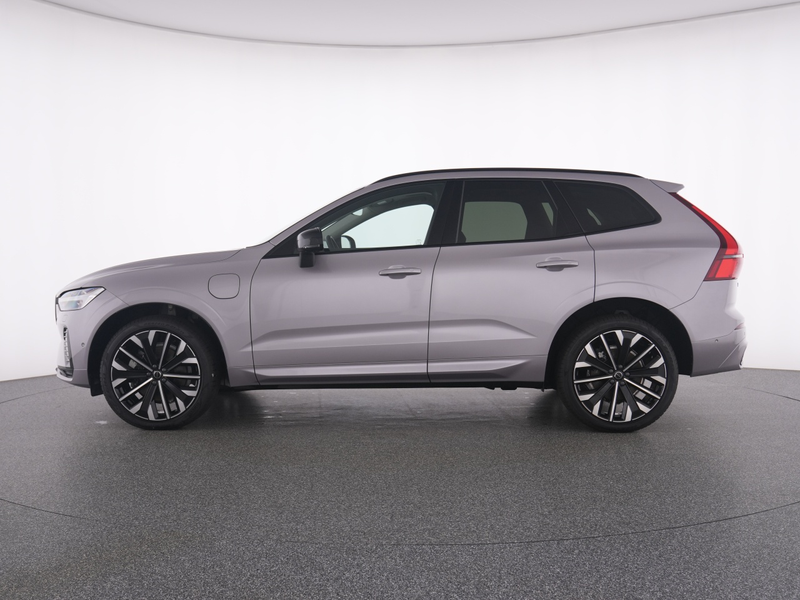 Volvo XC60 T8 Recharge Ultra Dark +MASSAGE+BO&WI+LEDER+PANO — photo 11