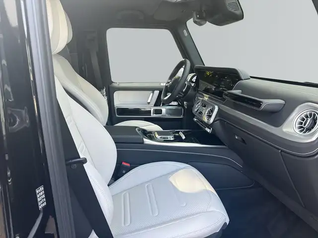 Mercedes-Benz G 500 view 9