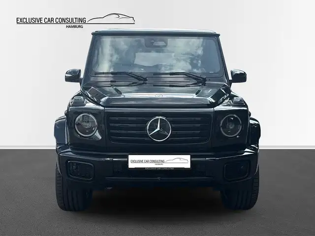 Mercedes-Benz G 500 view 2