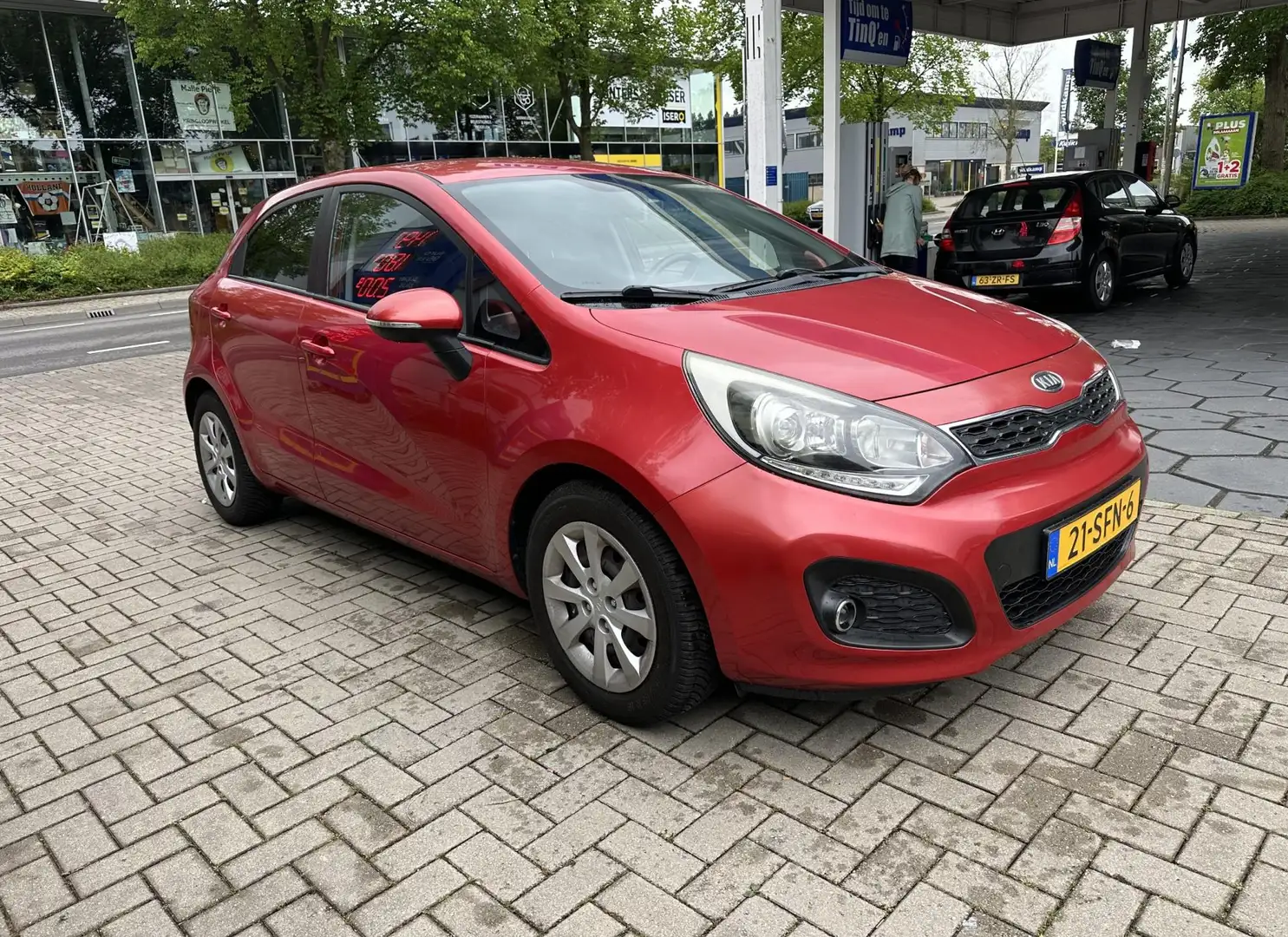 Kia Rio 1.2 CVVT Plus Pack Rojo - 2