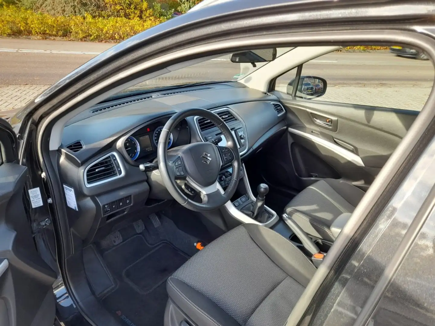 Suzuki SX4 S-Cross 1.6 EXCLUSIVE TREKHAAK CAMERA NAVI CRUISE KEY LESS Zwart - 2