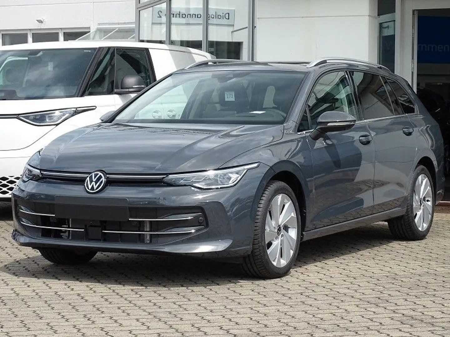 Volkswagen Golf Variant 1.5 eTSI DSG Style / Premium Grau - 2