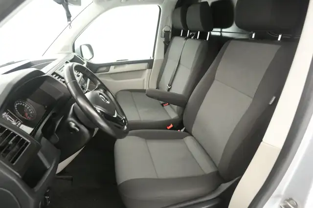 Volkswagen Transporter view 9