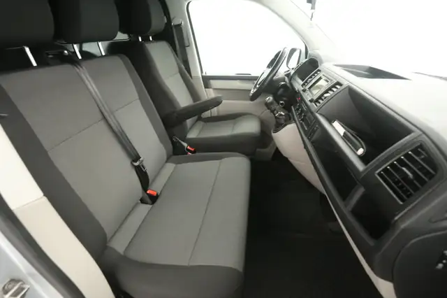 Volkswagen Transporter view 10