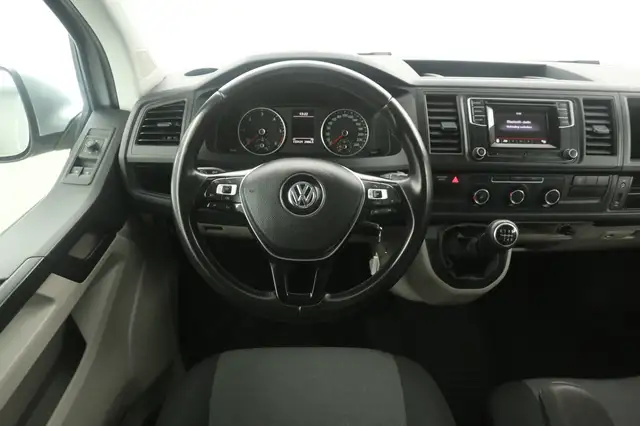 Volkswagen Transporter view 2
