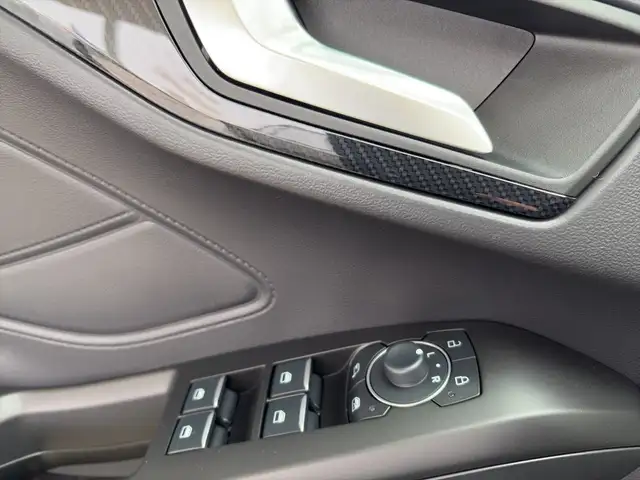 Ford Focus view 12