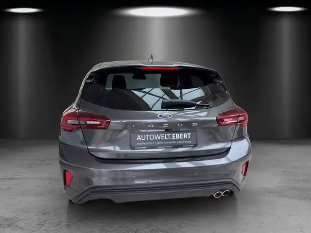 Ford Focus view 4