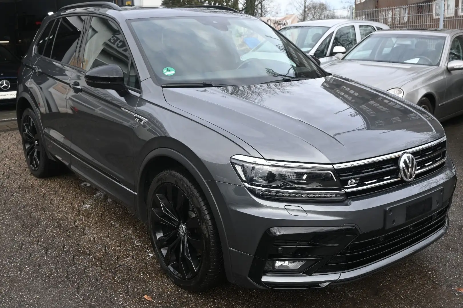 Volkswagen Tiguan Highline 4 Motion*2x R line*Black Style Grau - 2