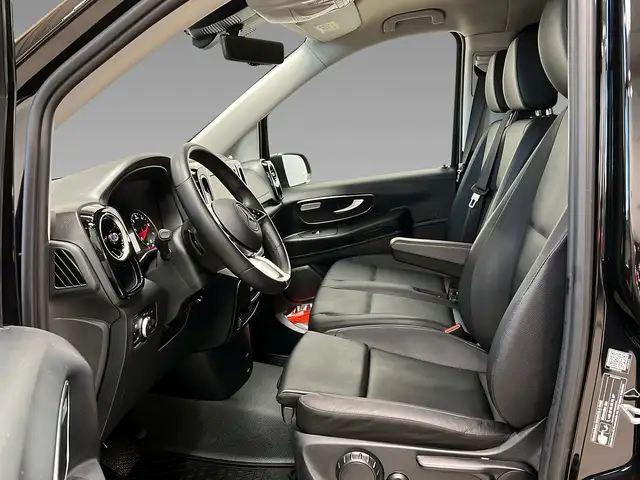 Mercedes-Benz Vito view 11