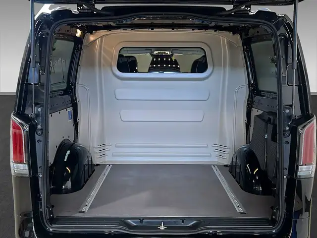 Mercedes-Benz Vito view 8