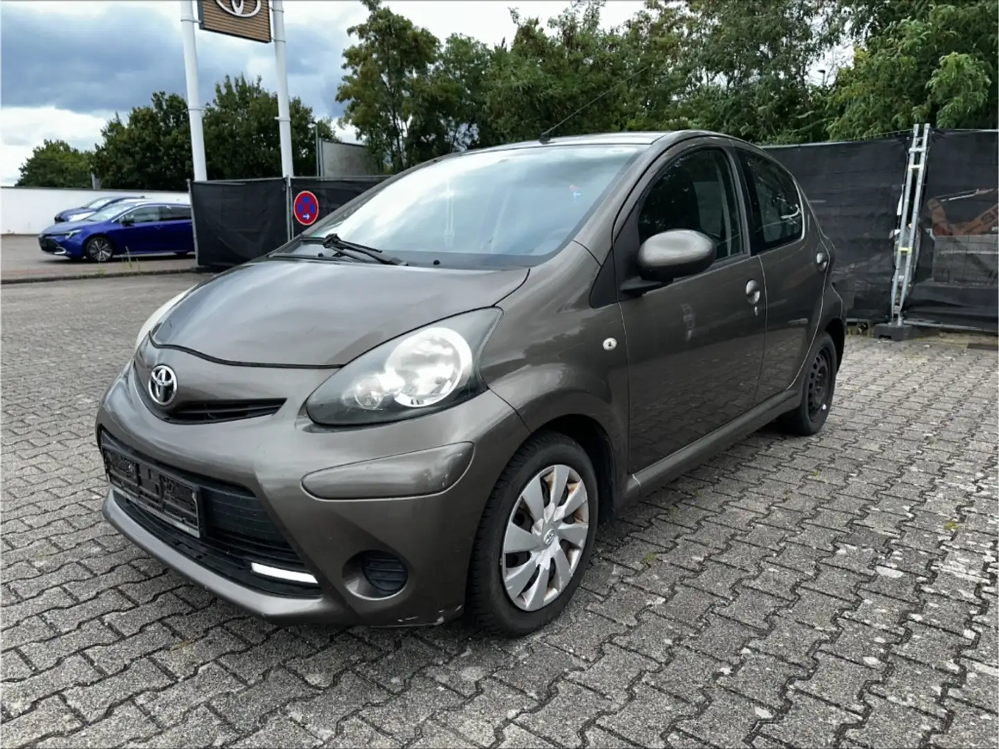 Toyota Aygo Cool 1.0 Bronze - 1