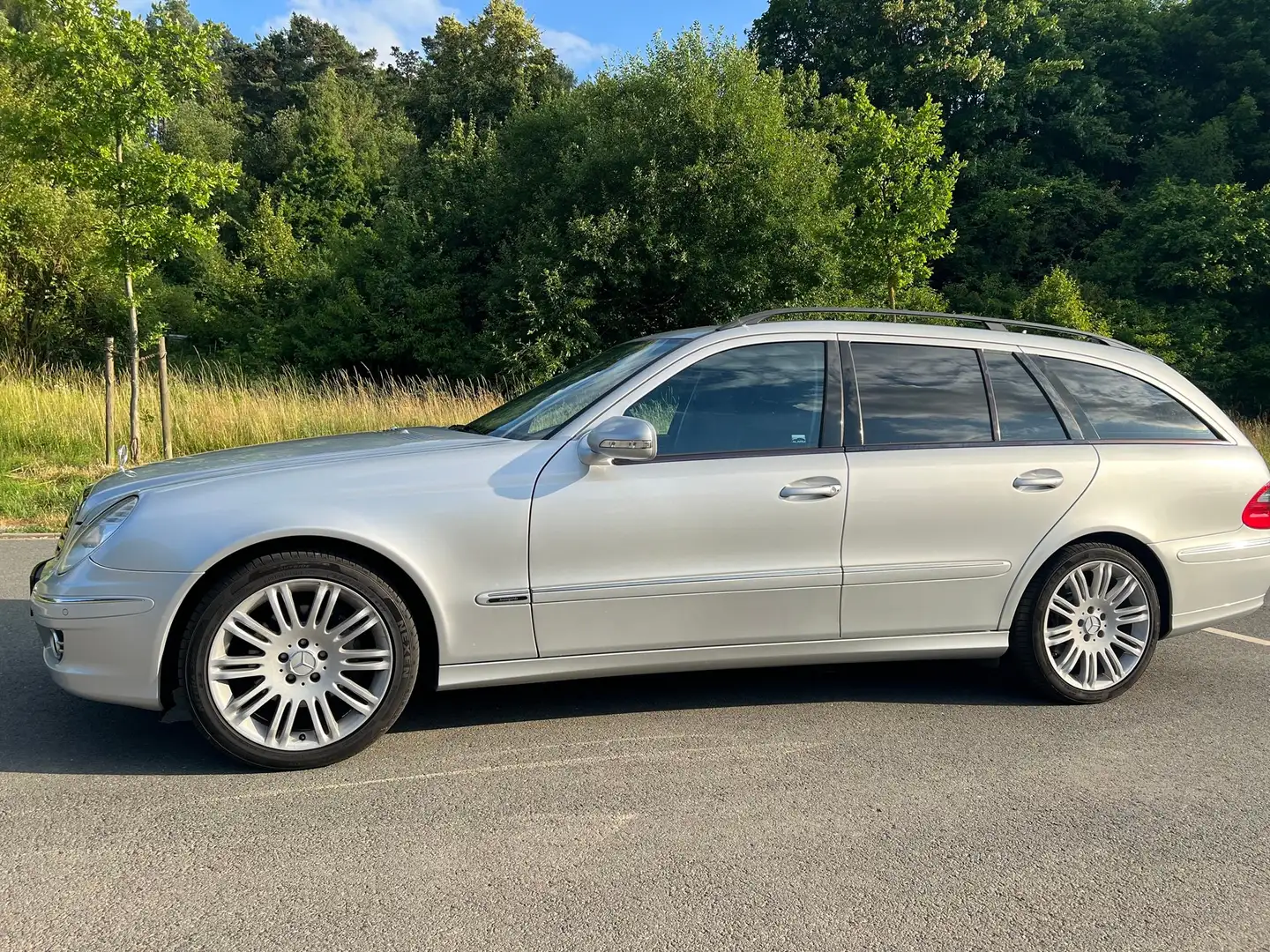 Mercedes-Benz E 320 E 320 T CDI 7G-TRONIC Avantgarde Argintiu - 1