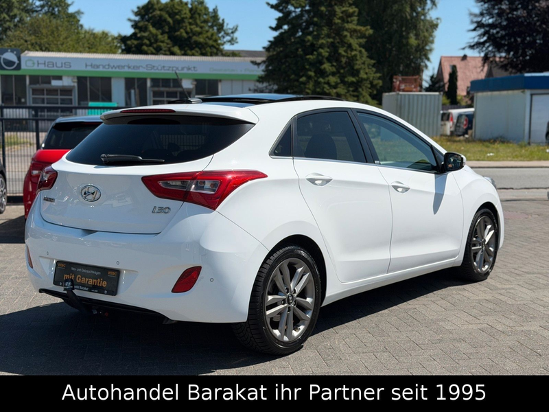 Hyundai i30 1.6 GDI Passion PANO NAVI KAM SHZ BT Sport — photo 9