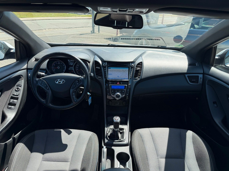 Hyundai i30 1.6 GDI Passion PANO NAVI KAM SHZ BT Sport — photo 15