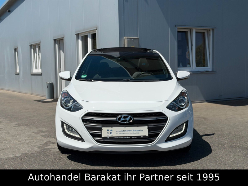 Hyundai i30 1.6 GDI Passion PANO NAVI KAM SHZ BT Sport — photo 2