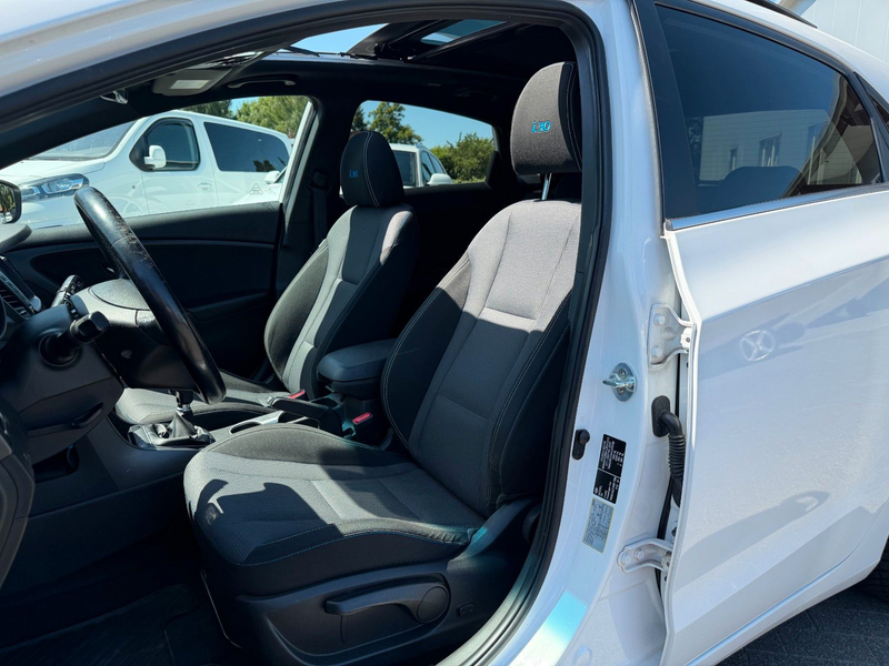 Hyundai i30 1.6 GDI Passion PANO NAVI KAM SHZ BT Sport — photo 10