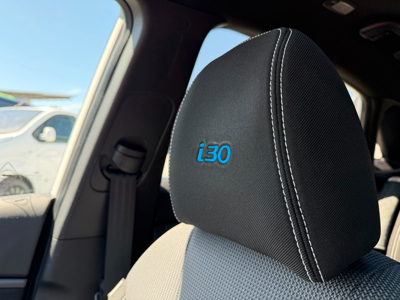 Hyundai i30 1.6 GDI Passion PANO NAVI KAM SHZ BT Sport — photo 11