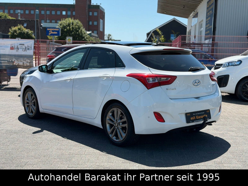 Hyundai i30 1.6 GDI Passion PANO NAVI KAM SHZ BT Sport — photo 4