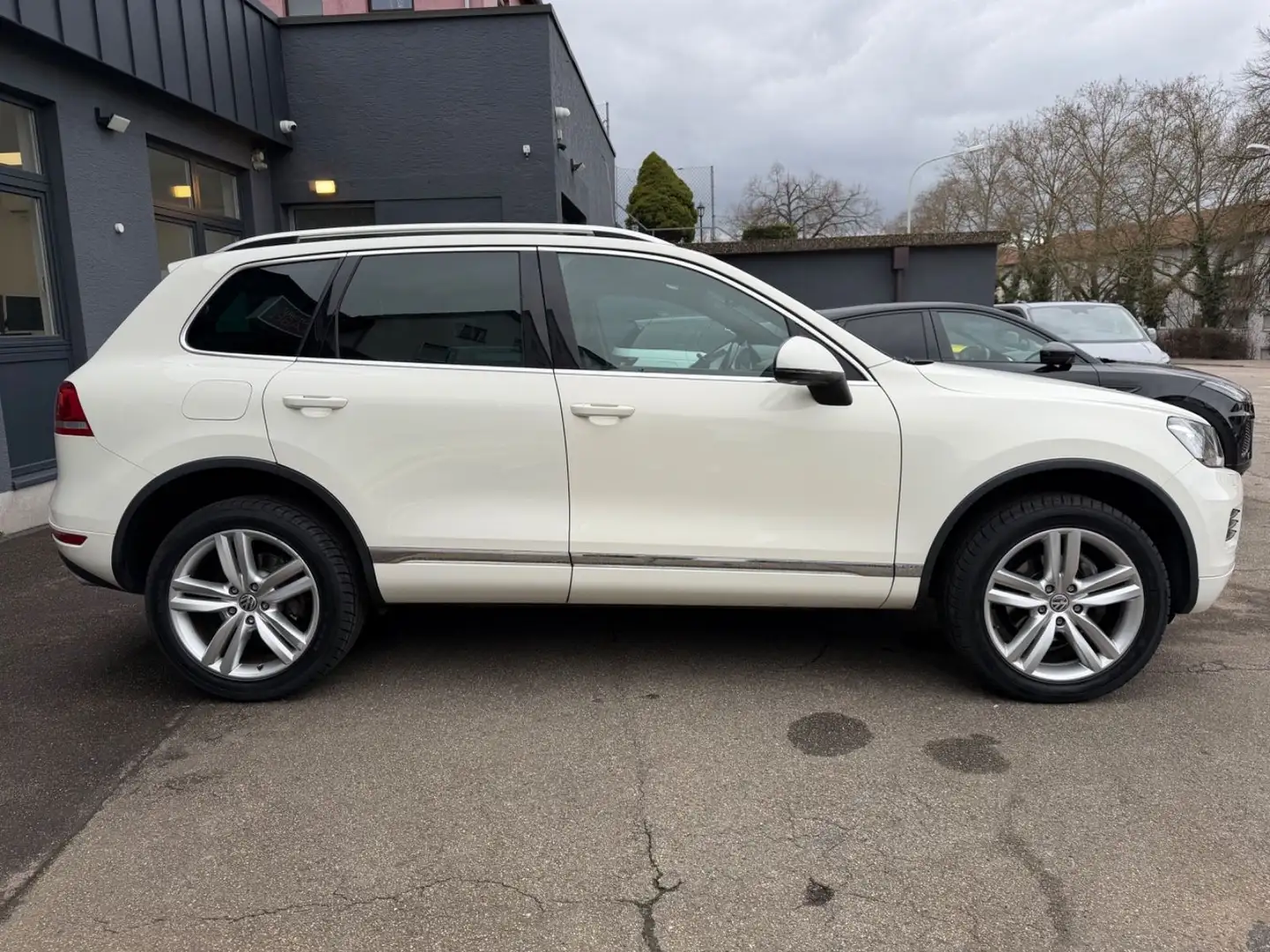 Volkswagen Touareg V6 TDI BMT +STANDHZG+AHK+KAMERA+ Weiß - 2