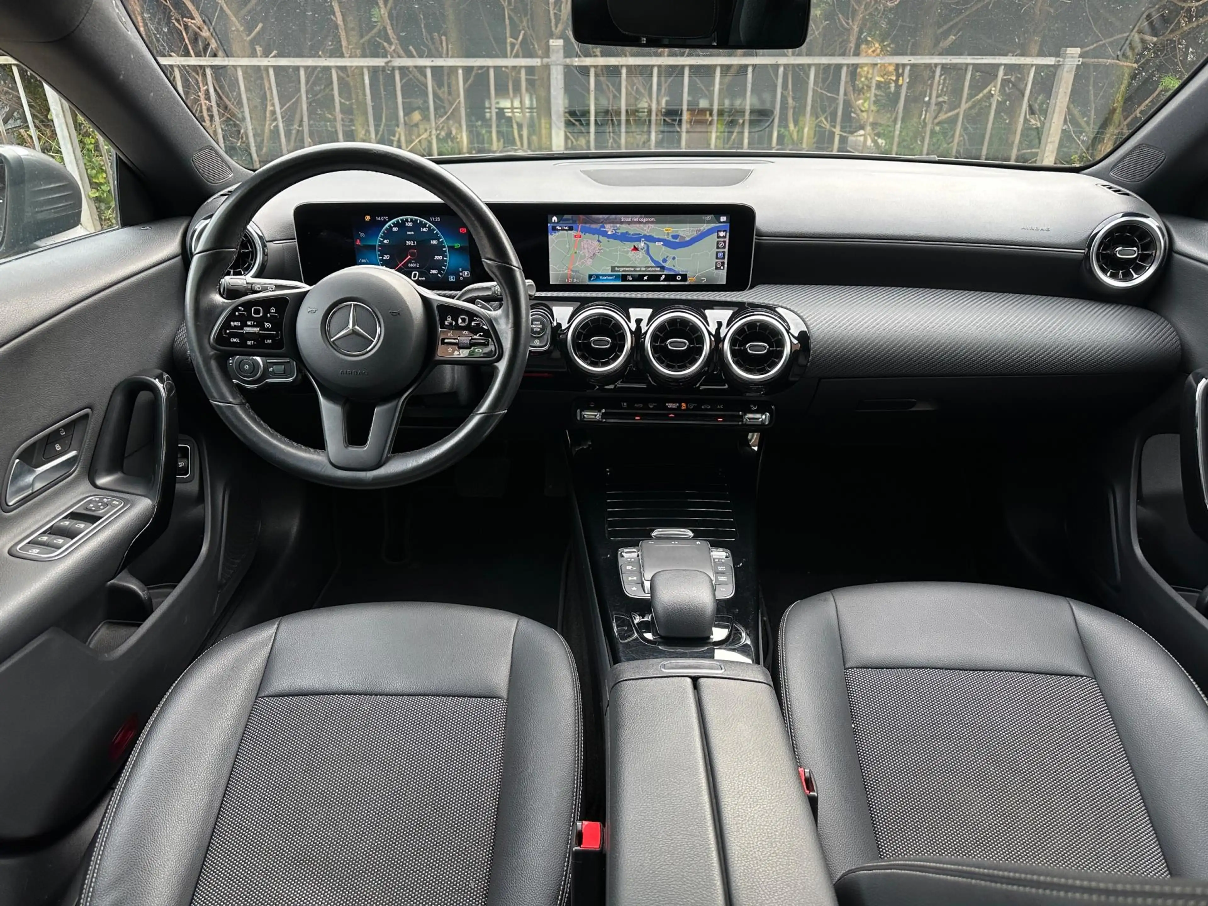 Mercedes-Benz CLA 180 Shooting Brake AUTOMAAT|CRUISE/CAMERA/PDC/BLACK — photo 10