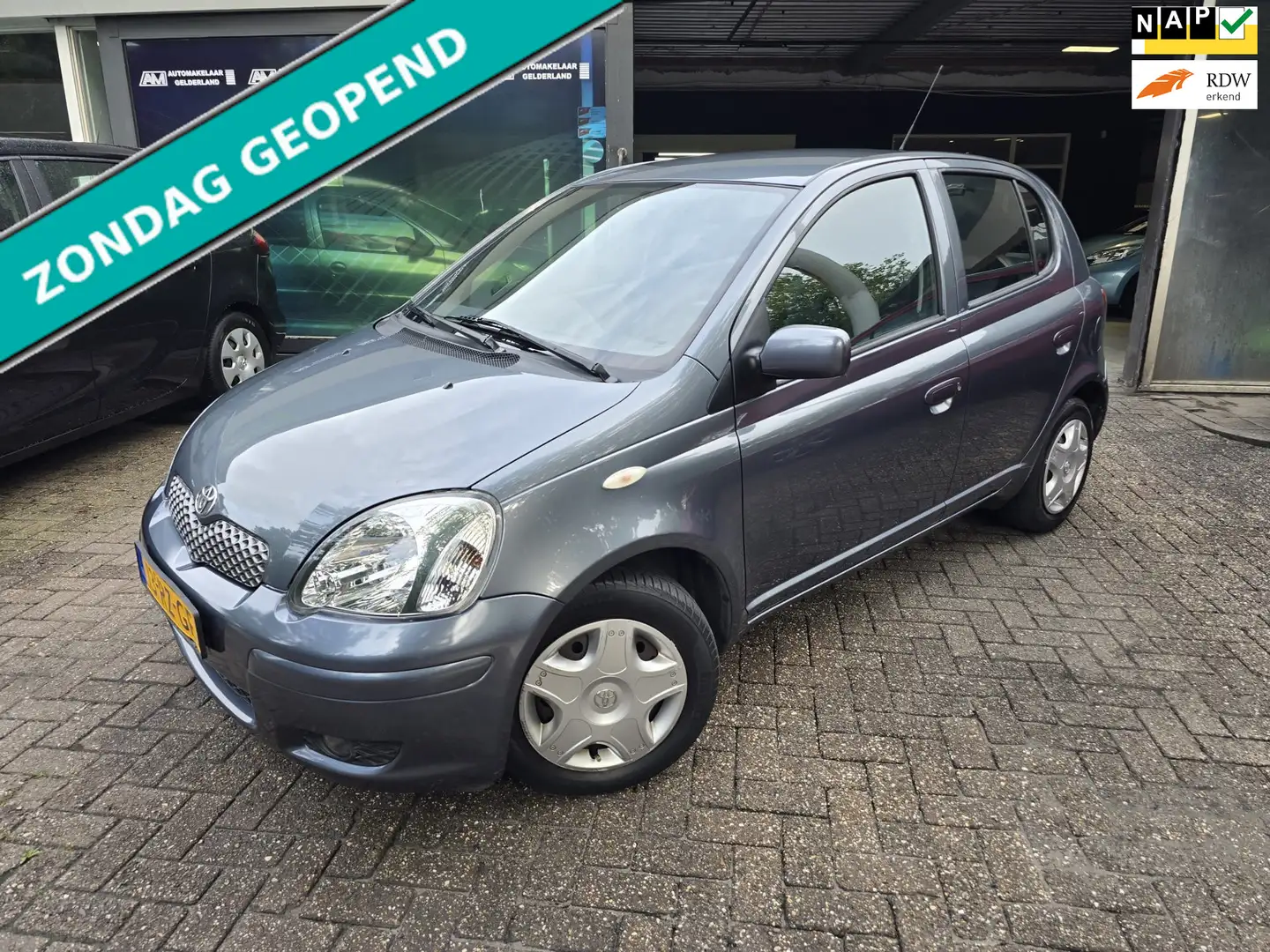 Toyota Yaris 1.3 VVT-i S-Line | 2E EIGENAAR | 12MND GARANTIE | Blauw - 1