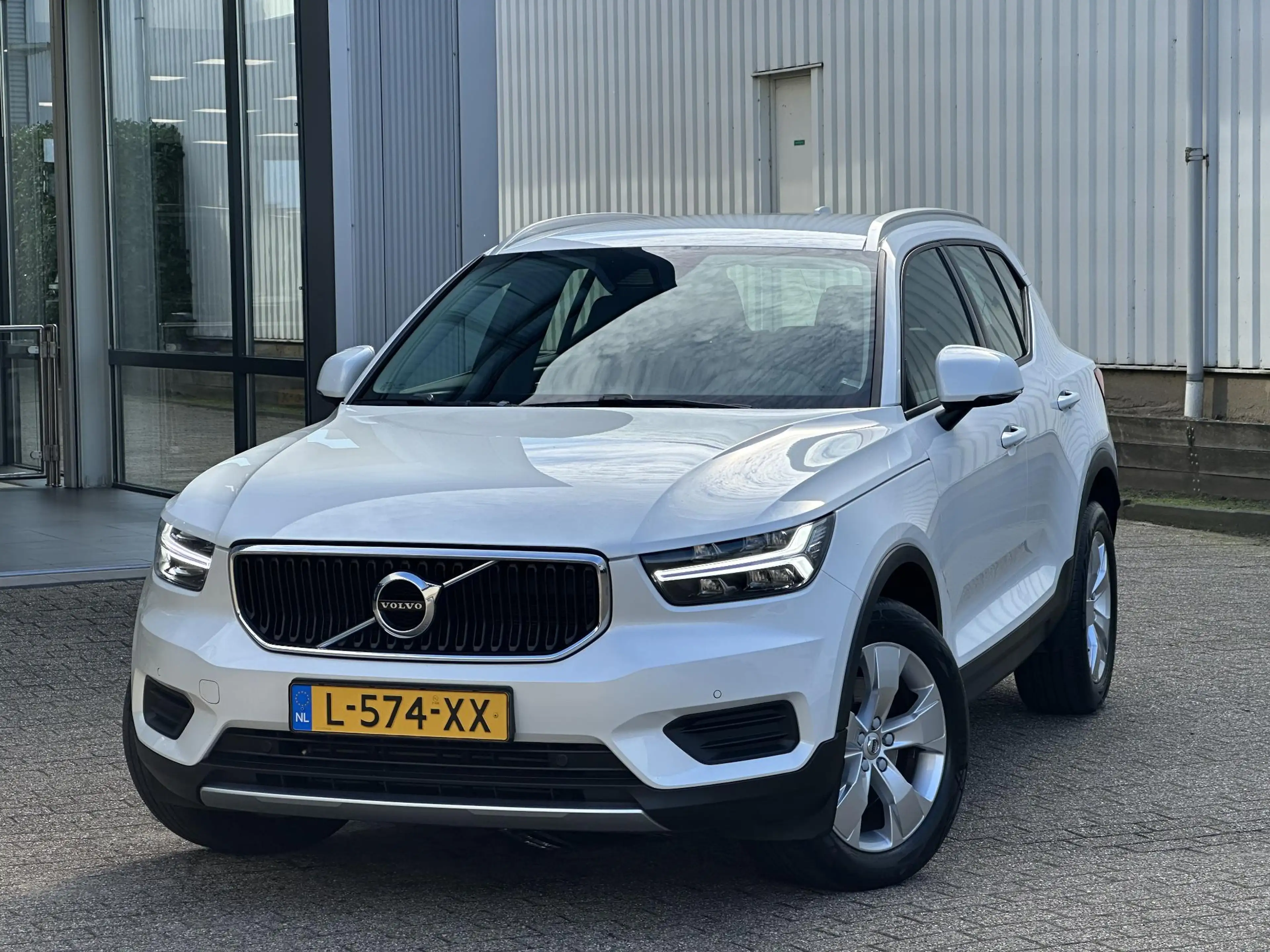 Volvo XC40 1.5 T2 Momentum Business | Camera/Carplay/Lederen — photo 8