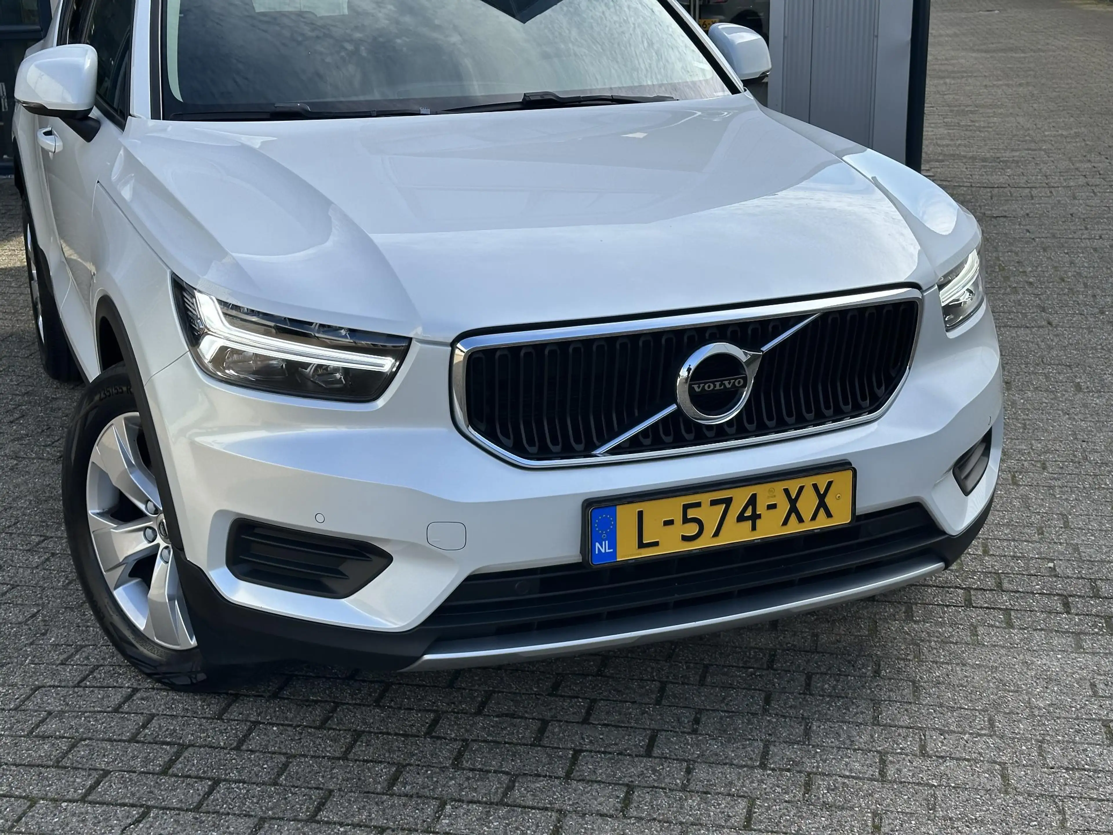 Volvo XC40 1.5 T2 Momentum Business | Camera/Carplay/Lederen — photo 19