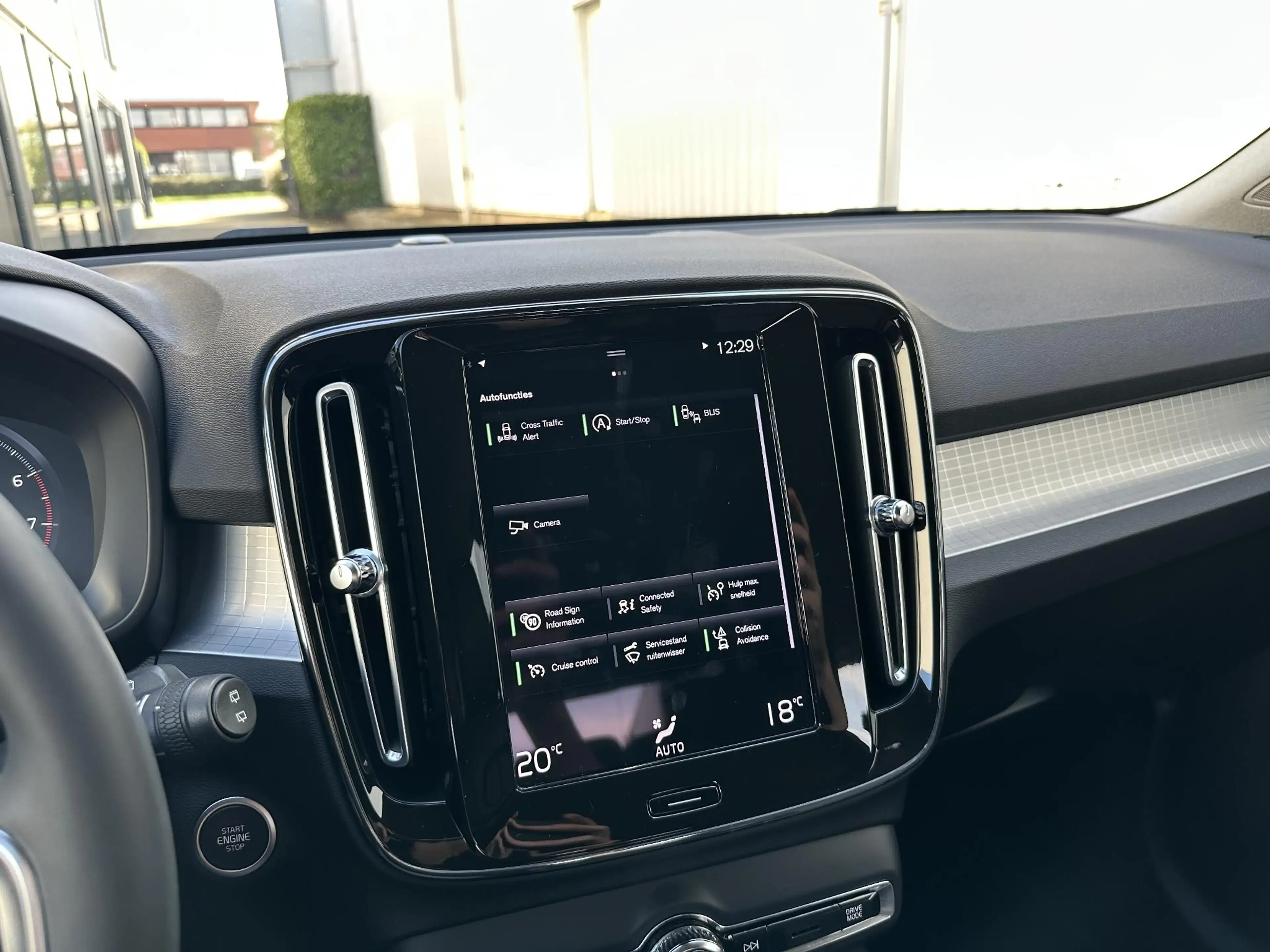 Volvo XC40 1.5 T2 Momentum Business | Camera/Carplay/Lederen — photo 38
