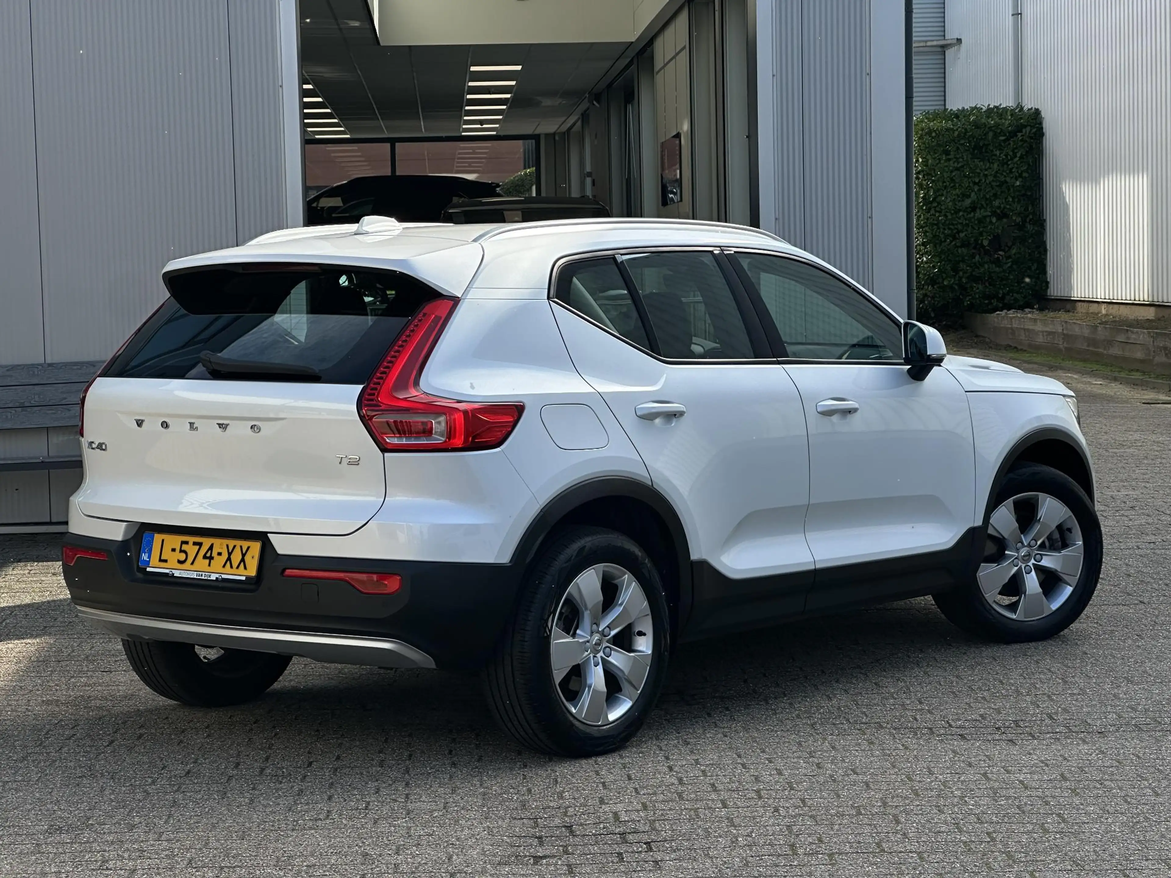 Volvo XC40 1.5 T2 Momentum Business | Camera/Carplay/Lederen — photo 2