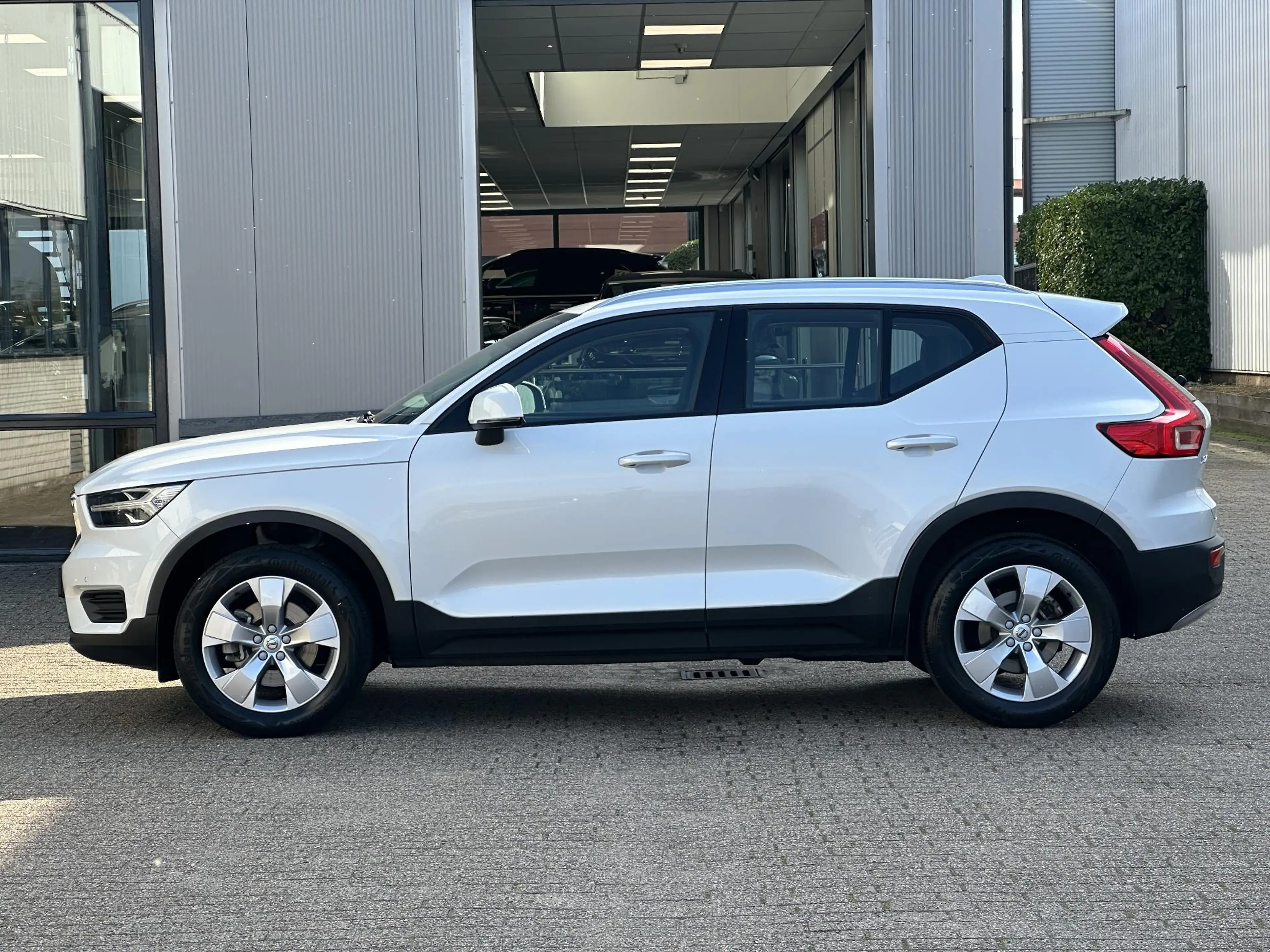 Volvo XC40 1.5 T2 Momentum Business | Camera/Carplay/Lederen — photo 29