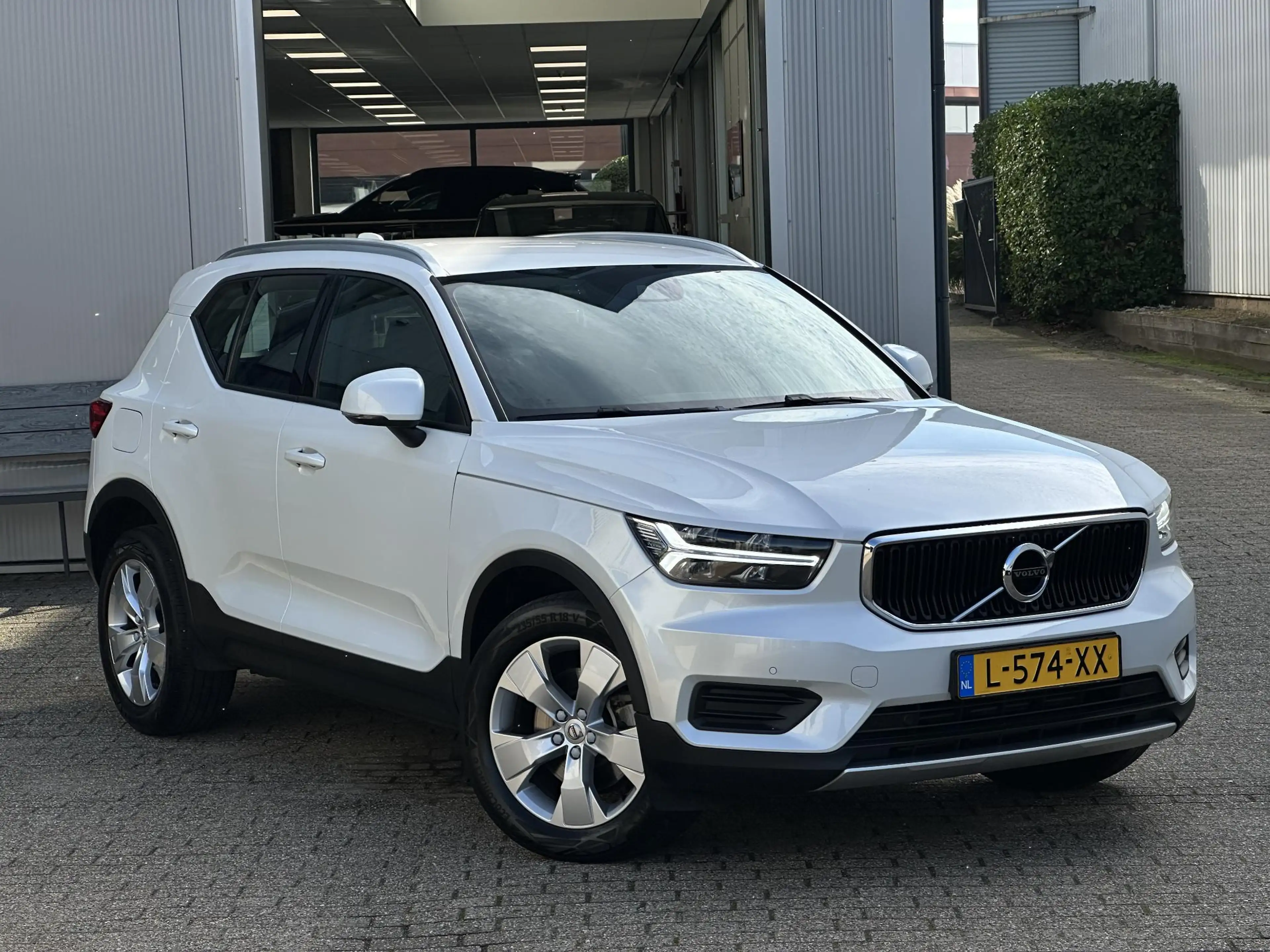 Volvo XC40 1.5 T2 Momentum Business | Camera/Carplay/Lederen — photo 18