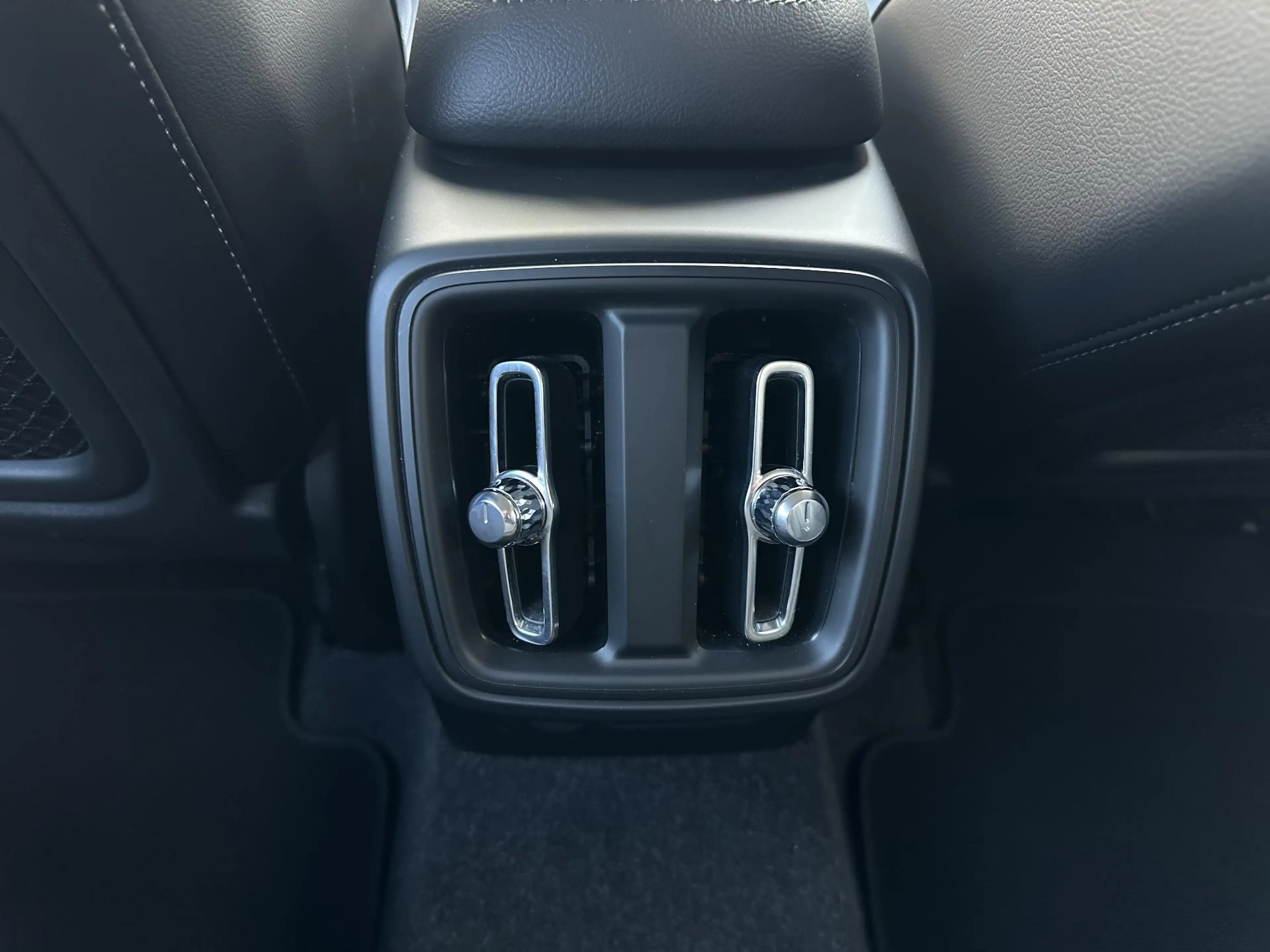 Volvo XC40 1.5 T2 Momentum Business | Camera/Carplay/Lederen — photo 32