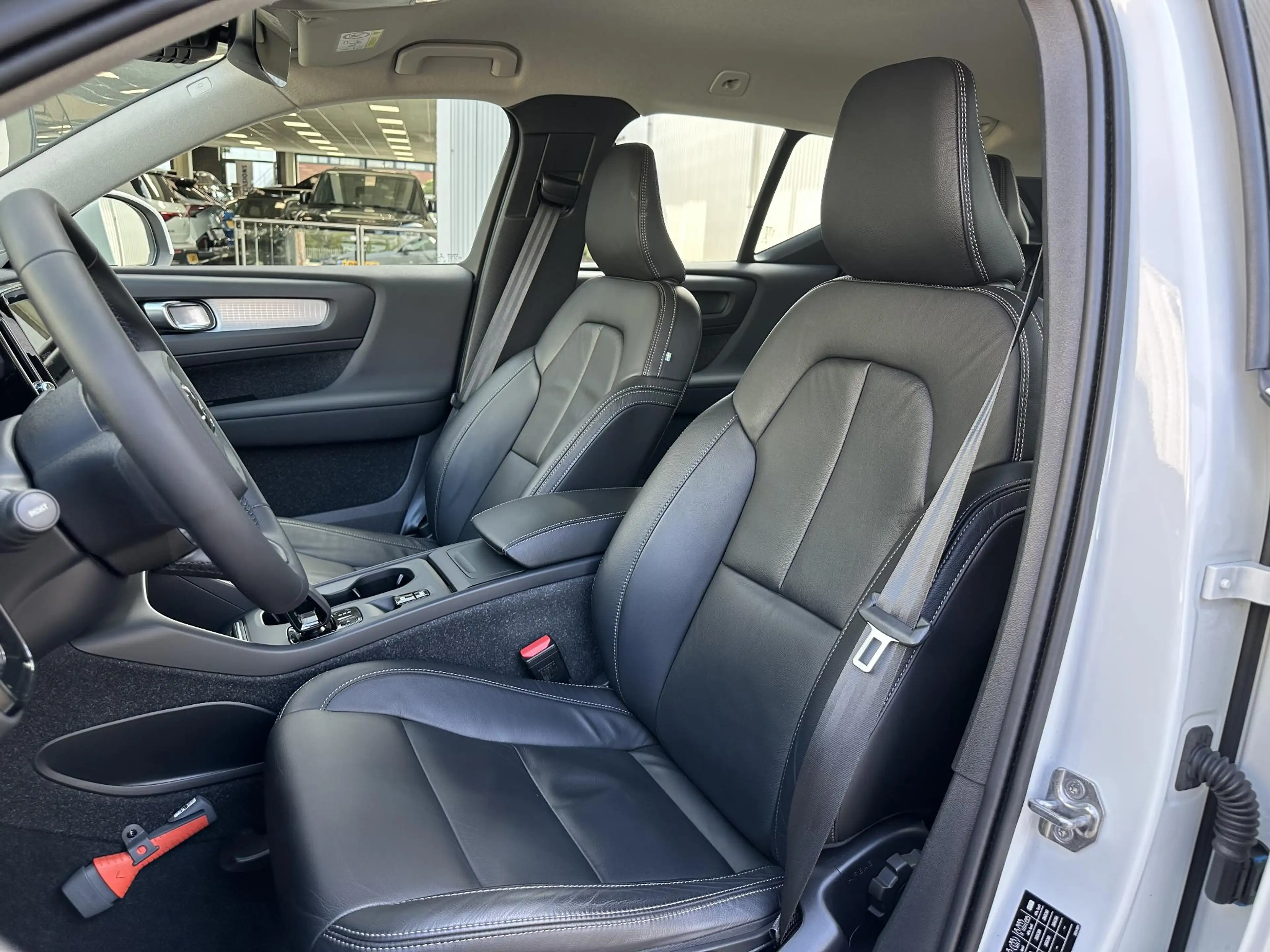 Volvo XC40 1.5 T2 Momentum Business | Camera/Carplay/Lederen — photo 11