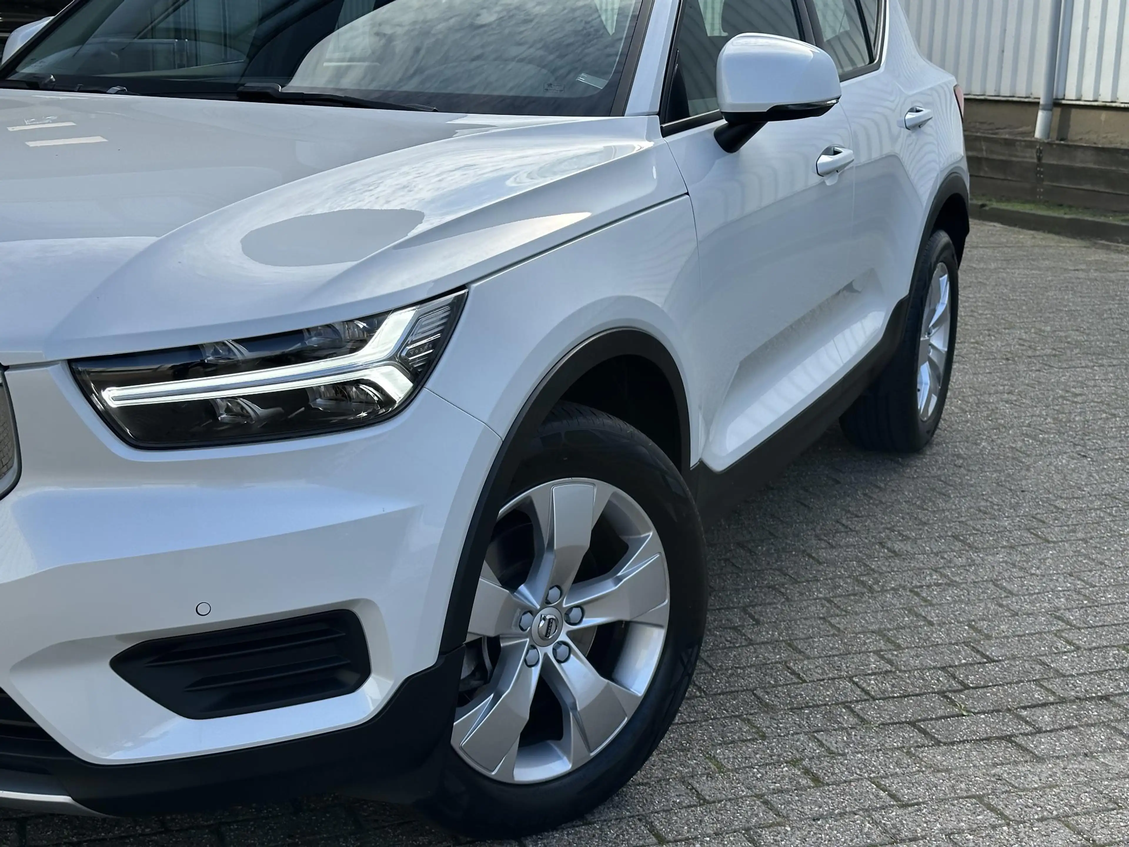 Volvo XC40 1.5 T2 Momentum Business | Camera/Carplay/Lederen — photo 9