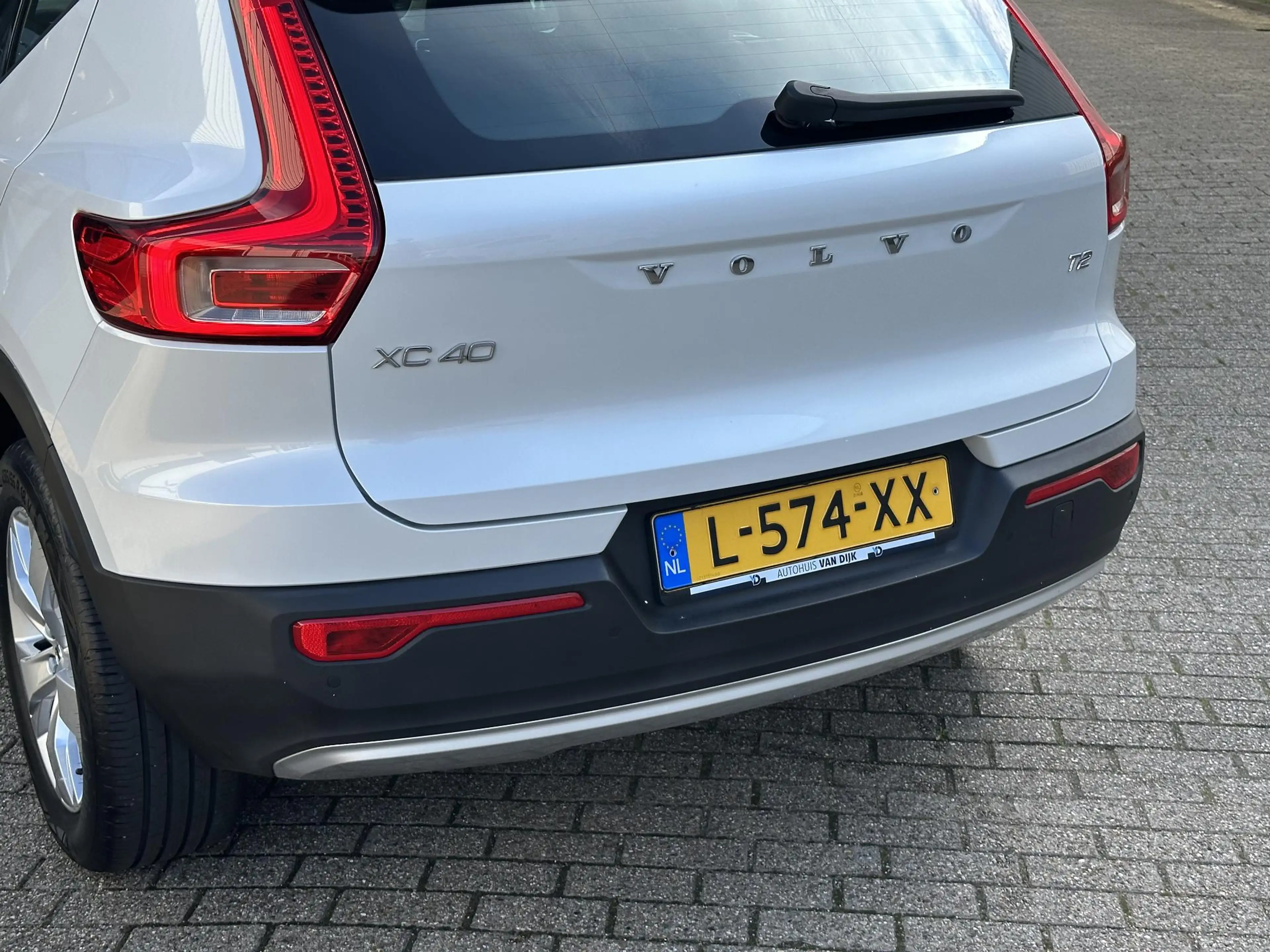 Volvo XC40 1.5 T2 Momentum Business | Camera/Carplay/Lederen — photo 28