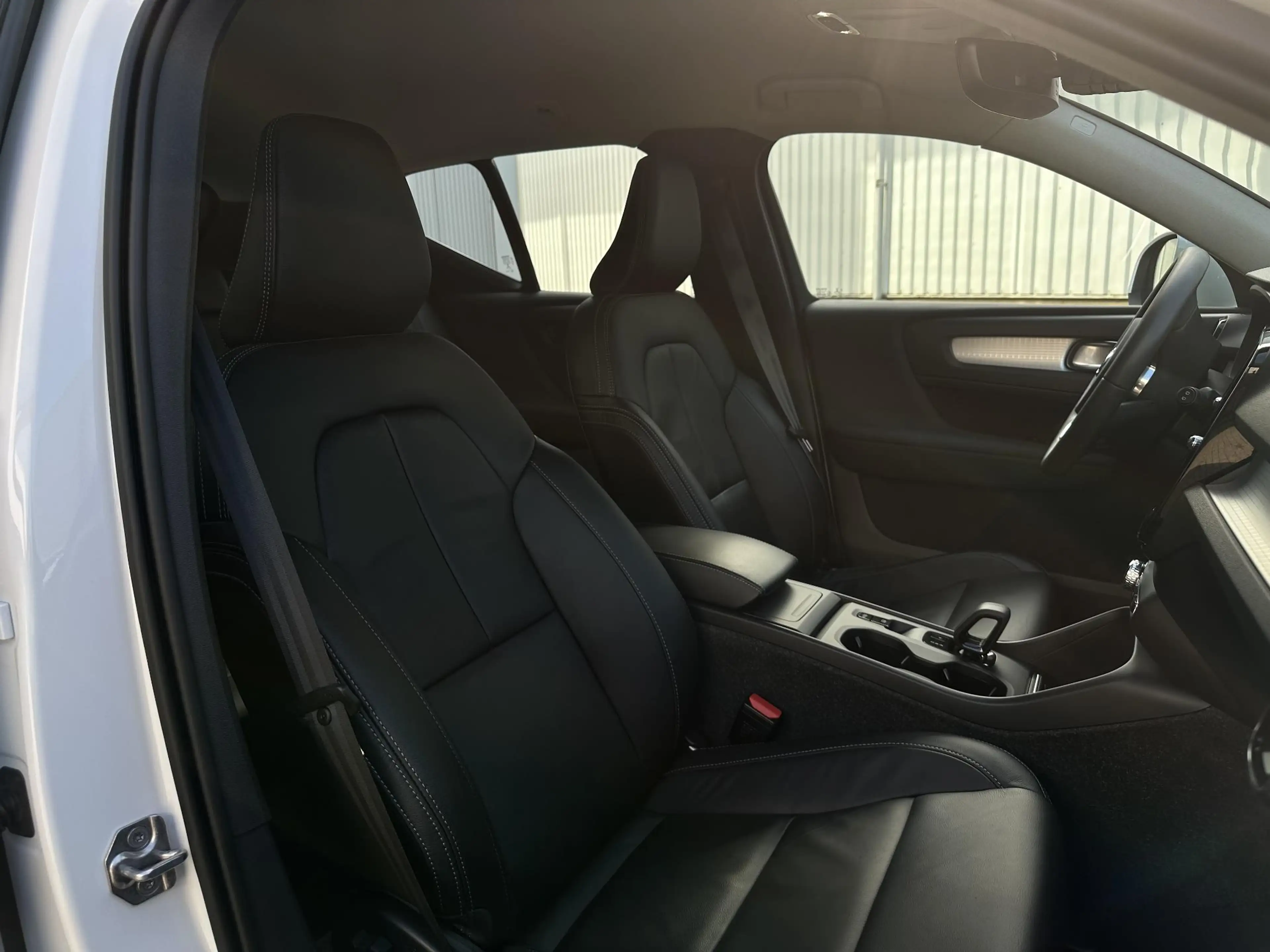 Volvo XC40 1.5 T2 Momentum Business | Camera/Carplay/Lederen — photo 21