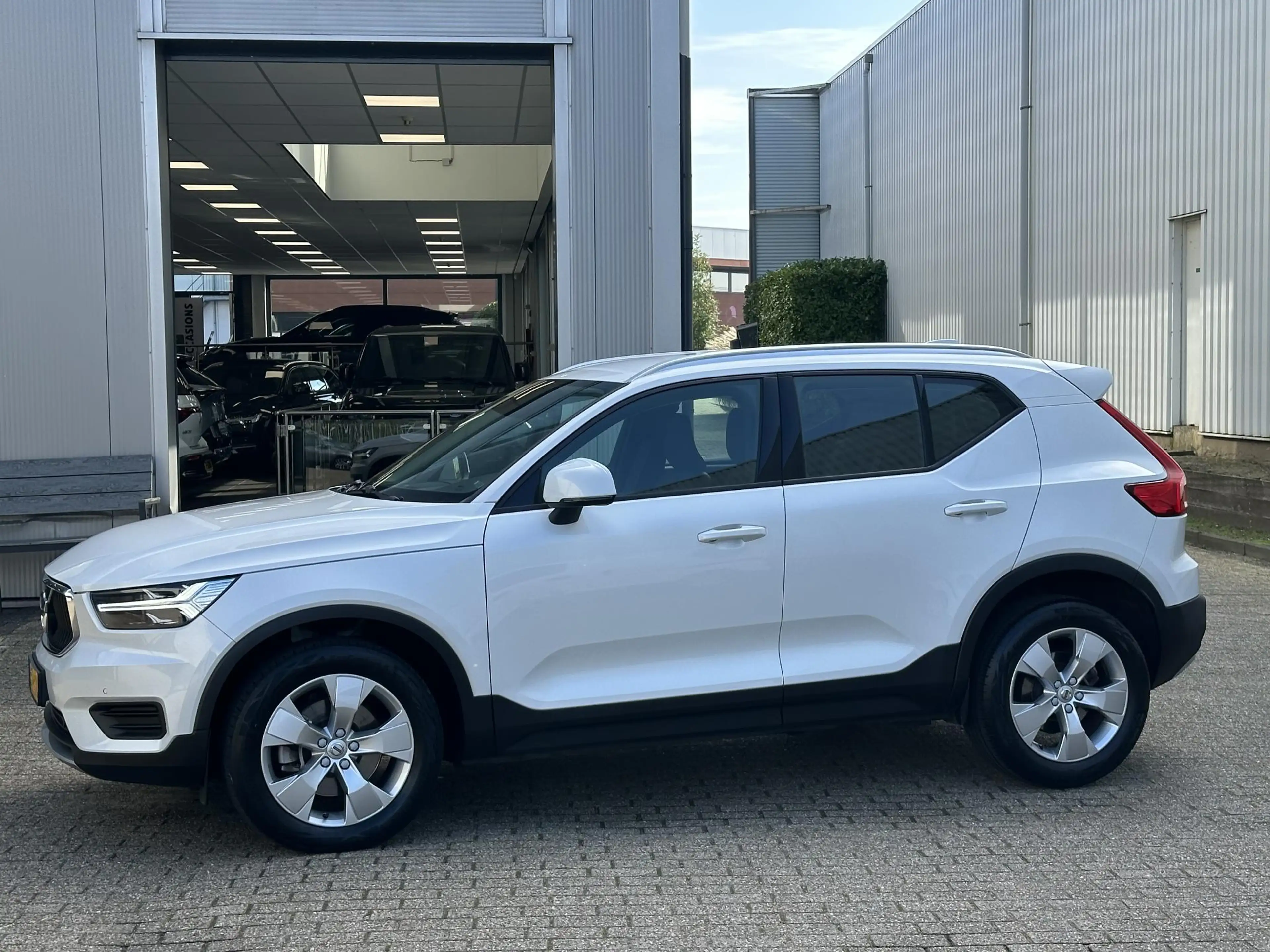 Volvo XC40 1.5 T2 Momentum Business | Camera/Carplay/Lederen — photo 12