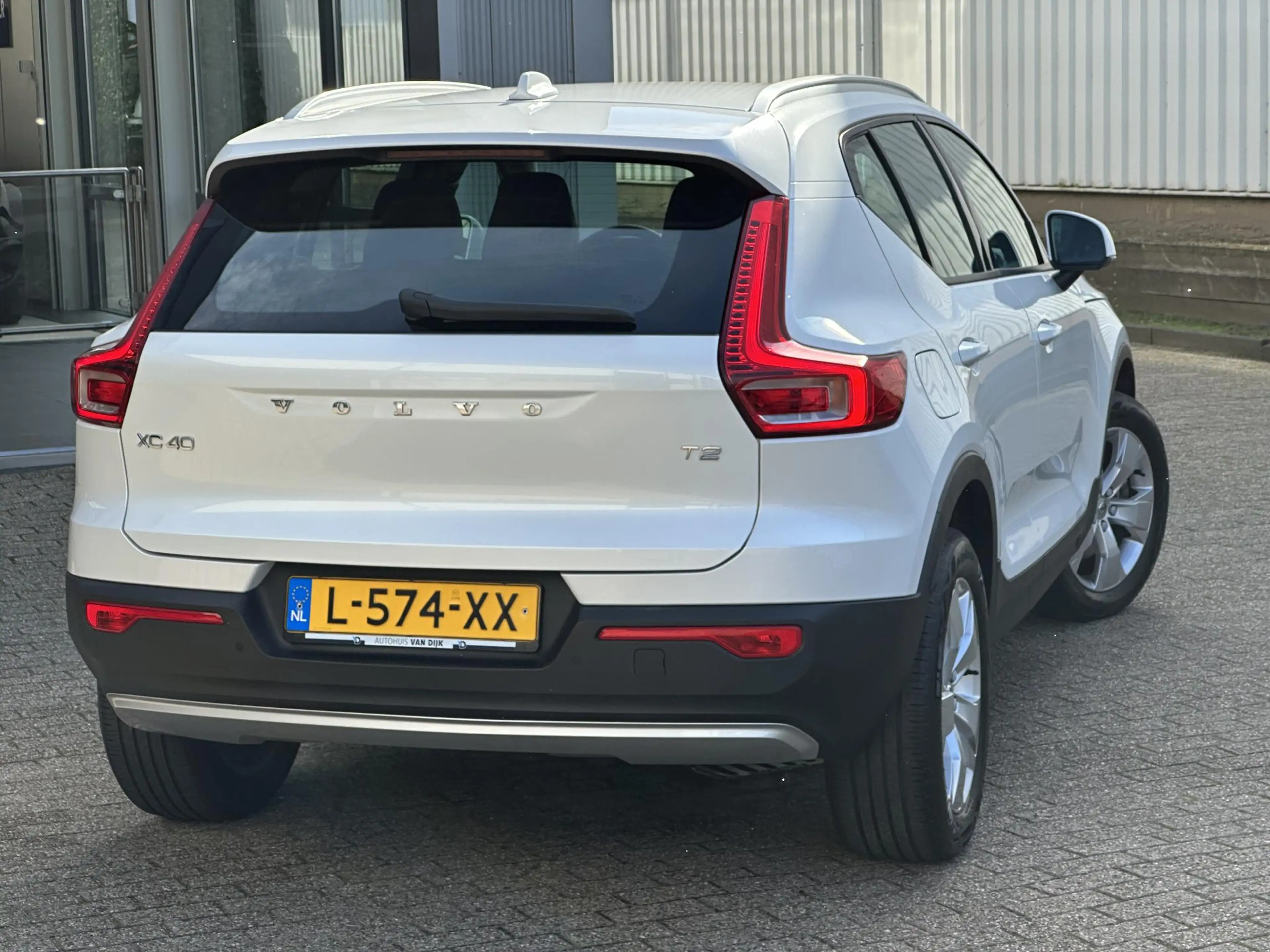 Volvo XC40 1.5 T2 Momentum Business | Camera/Carplay/Lederen — photo 23