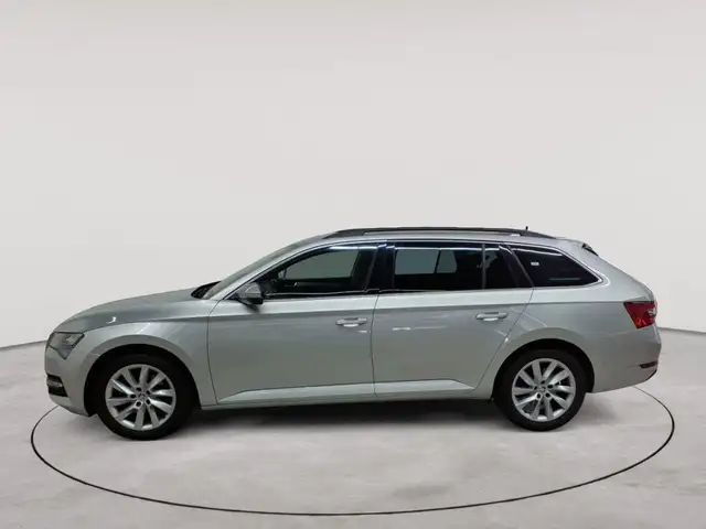 Skoda Superb view 6