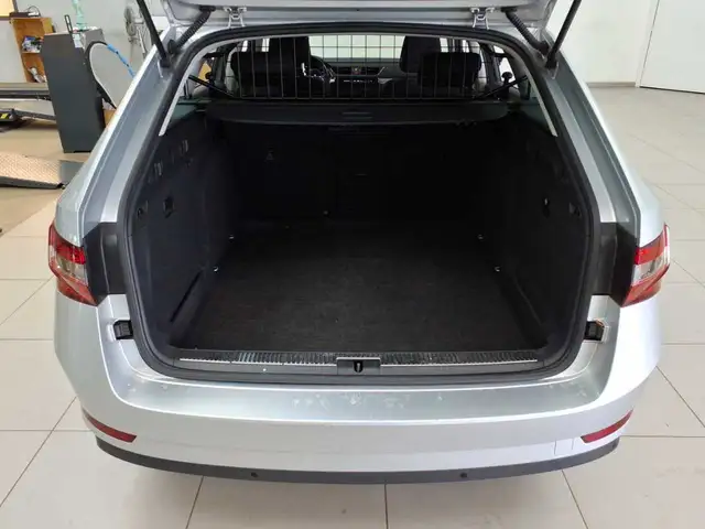 Skoda Superb view 15