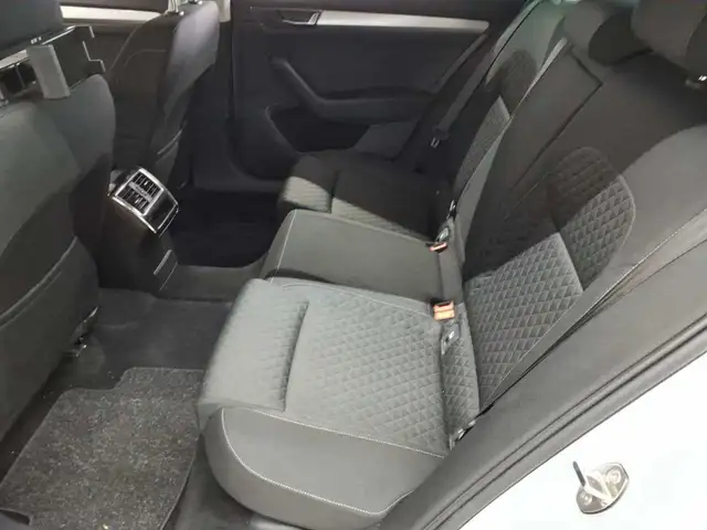 Skoda Superb view 13