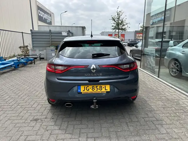 Renault Megane view 8