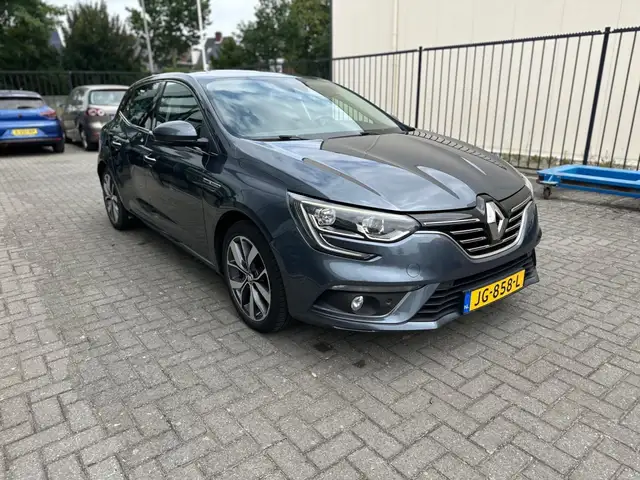 Renault Megane view 6