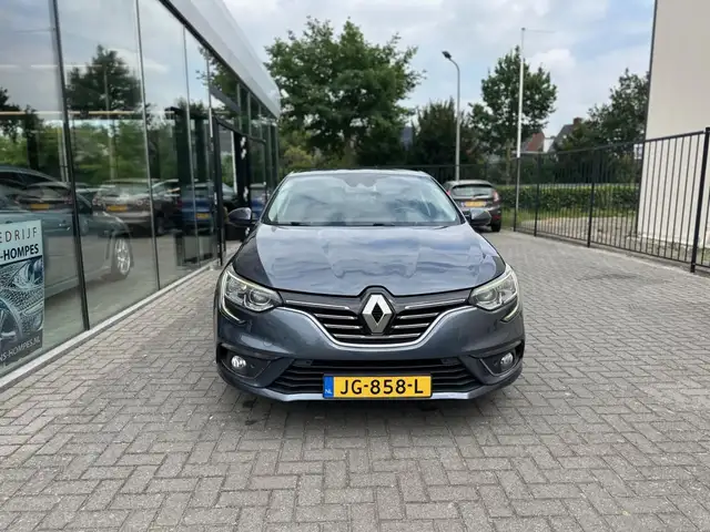 Renault Megane view 5