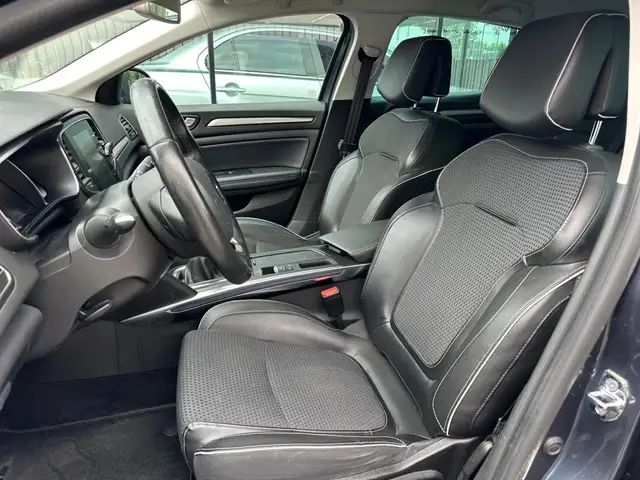 Renault Megane view 3