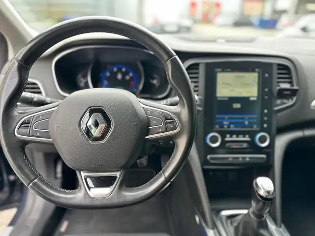 Renault Megane view 10