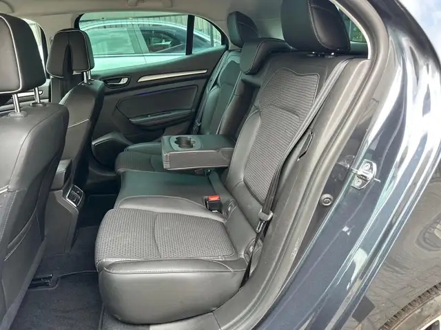 Renault Megane view 4